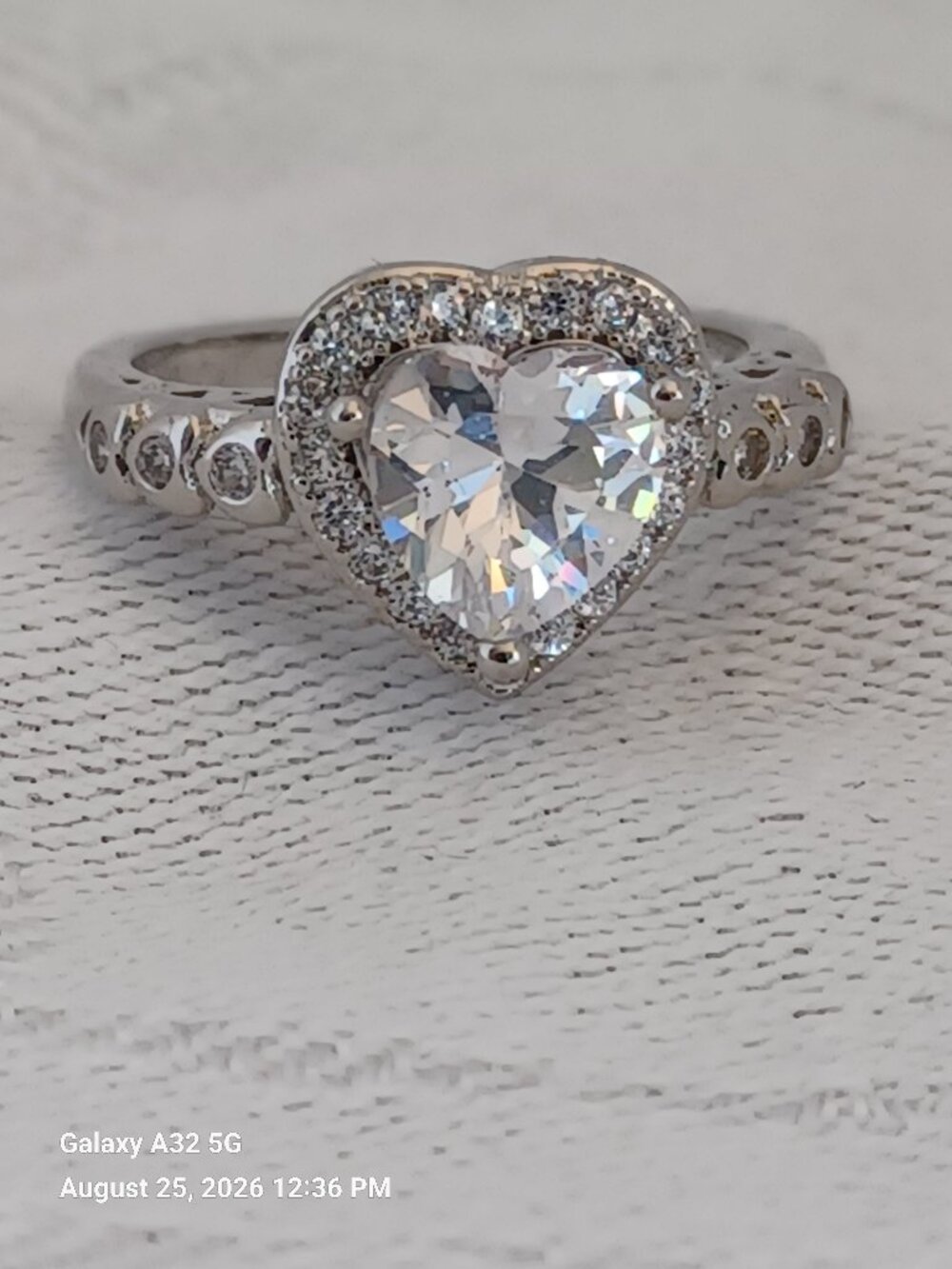 Stauer Women's Size 5 Heart Shaped Pring Set Diamondaura Stone 18 WGP